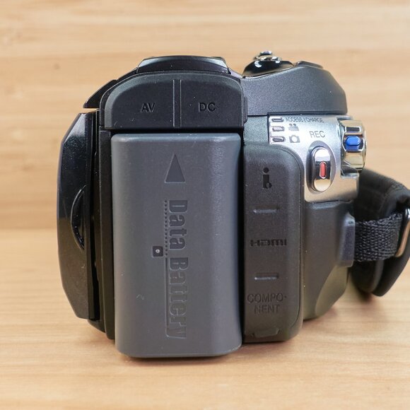 JVC GZ-HD3U Hd Camcorder / 60GB HDD / 3CCD / Konica Minolta Lens / Japan - Picture 7 of 9